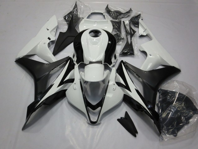 Clean Black and White - 2007-2008 Honda CBR600RR Clean Black and White - 2007-2008 Honda CBR600RR